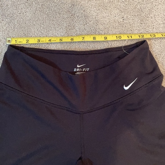 Women’s black Nike wide leg yoga pants. - Picture 7 of 9